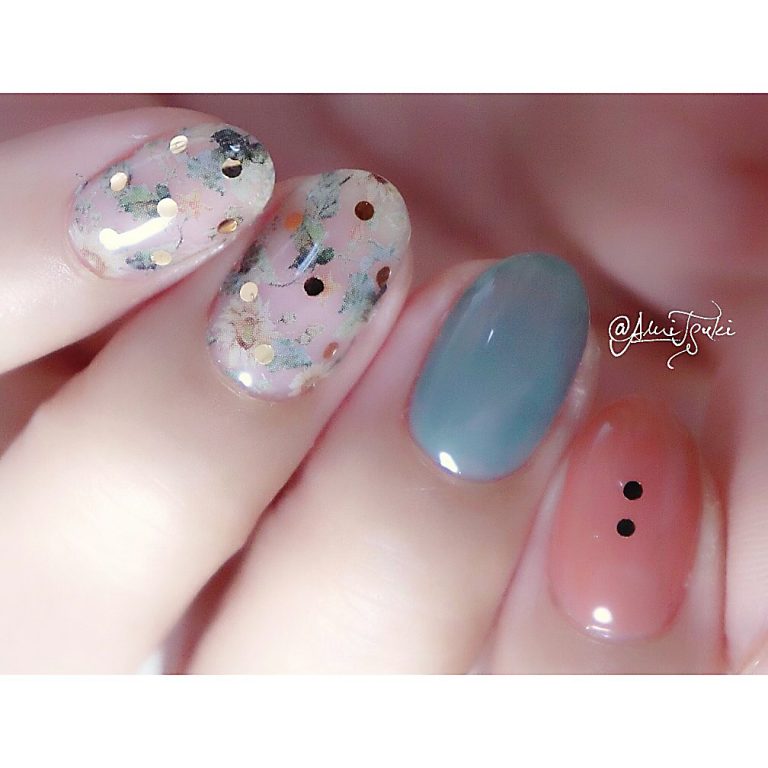 セルフネイル 100均ネイルシールで 花柄 ドットが可愛いひまわりネイル Ami Tsukiのbiglobe Beauty ブログ
