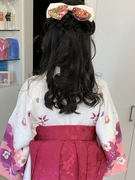 21年秋冬 小学生の卒業式袴スタイルのヘアスタイル Biglobe Beauty