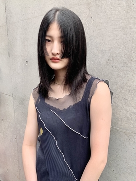 韓国アイドル　STAYC セウン風　前髪なし姫カットウルフ　