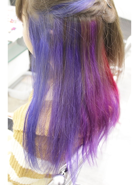 21年春 インナーカラー青 青紫 紫 赤紫 ピンク 赤の複数ヘアカラーのヘアスタイル Biglobe Beauty