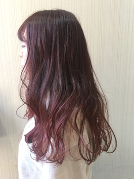 年秋冬 秋冬カラー 暗髪 ブリーチ グラデーションカラー ボルドーピンクのヘアスタイル Biglobe Beauty
