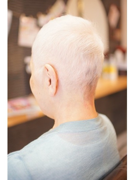 2020年夏 白髪おしゃれベリーショートマダムのヘアスタイル Biglobe