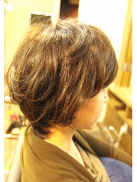 2020年夏 富岡佳子イメージ ショートスタイルのヘアスタイル
